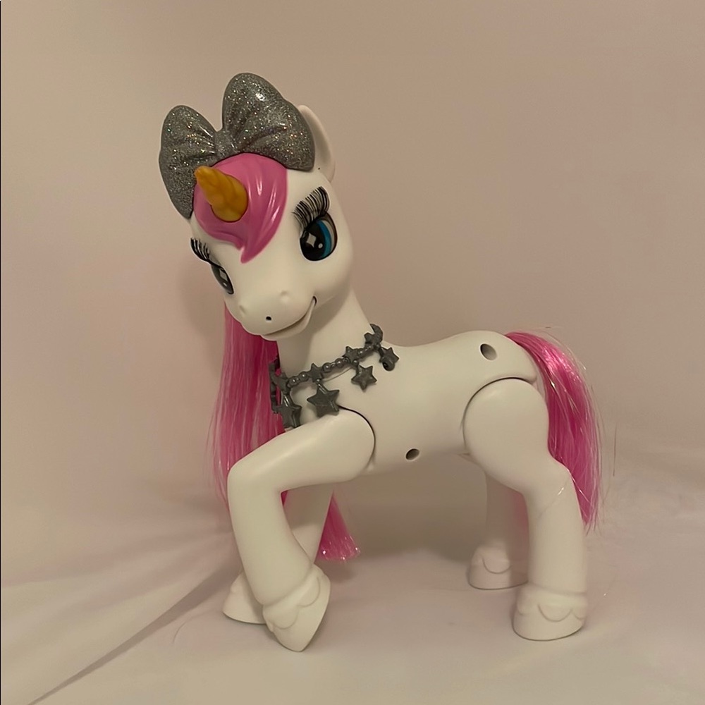 Pets Alive My Magical Unicorn in Stable Electronic Pet